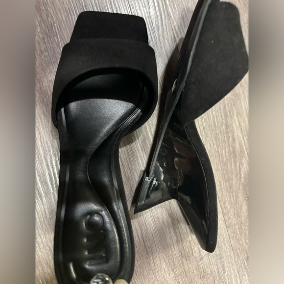 INC. heels 6.5 - Picture 1 of 3